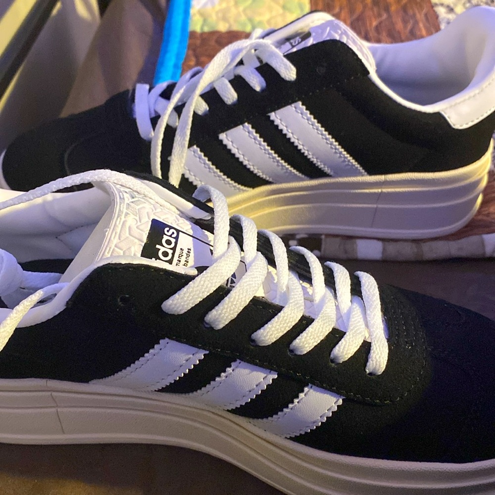 Platform Adidas.